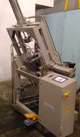 GC140/GC175 machine with die-tilted